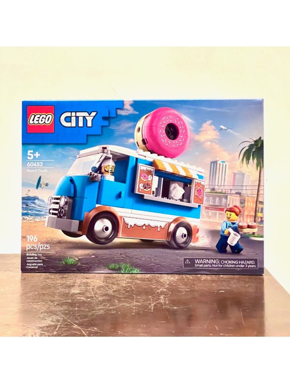 LEGO CITY 60452 Donut Truck Food New NIB in Hand